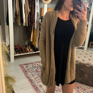 Taupe/brown cardigan with pockets!